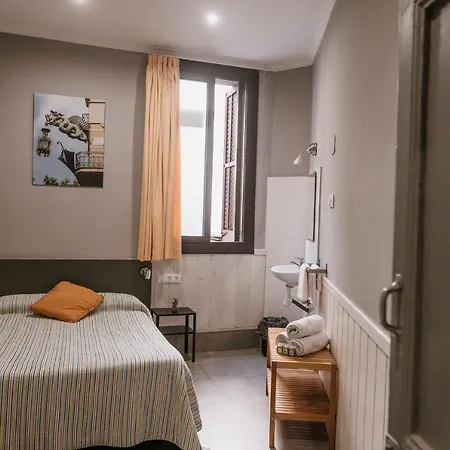 45 Guest house *