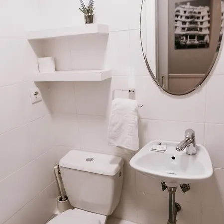 45 Guest house *