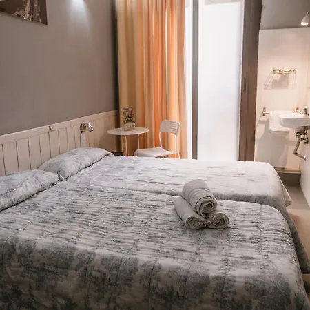 بيت ضيافة بنسيون 45 برشلونة